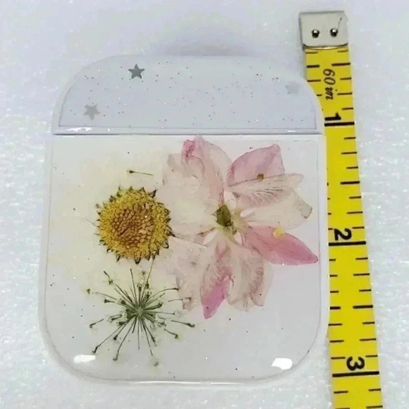 Real Flower AirPod Case 5 - Picture 7 of 8